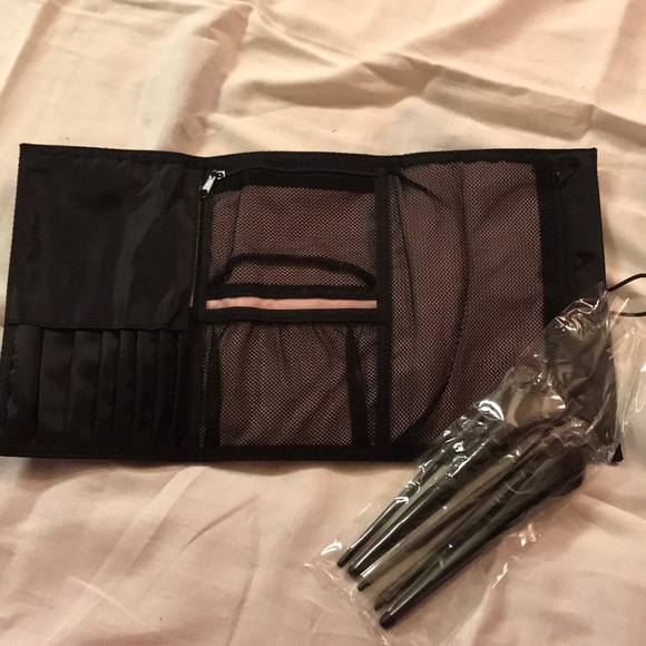 Mary Kay Brush Collection - Picture 2 of 3